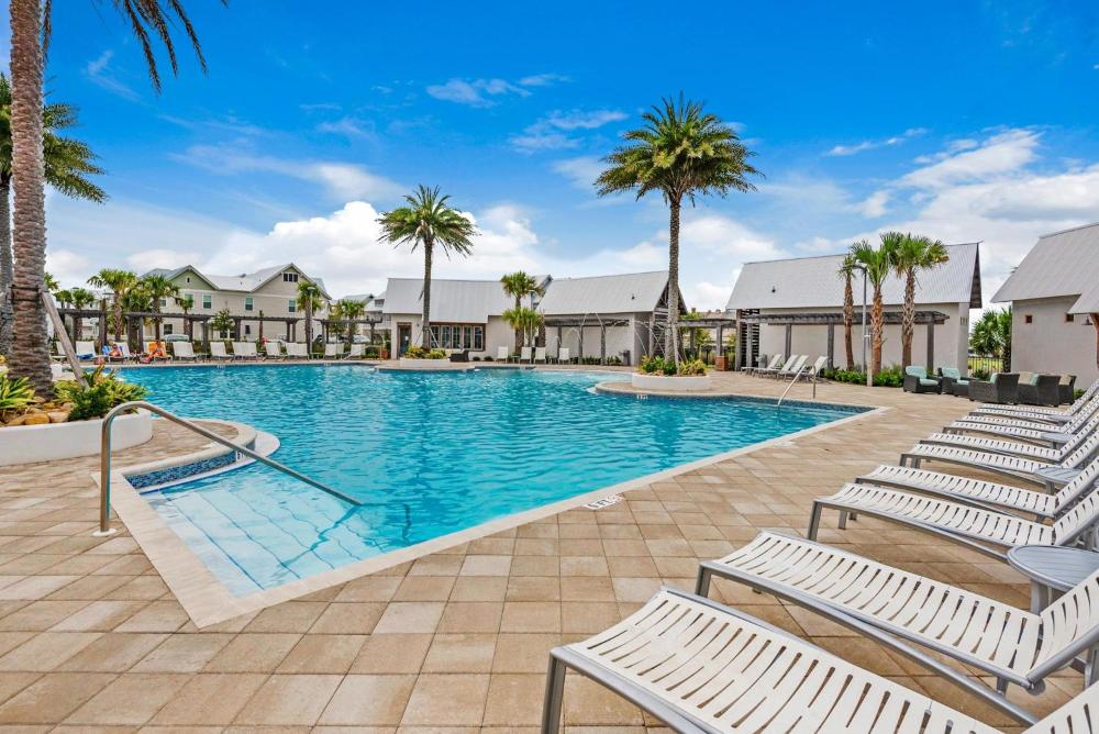 Town of Prominence 326B- Seaside Paradise
